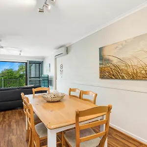 The Oasis And Treetop Byron Bay